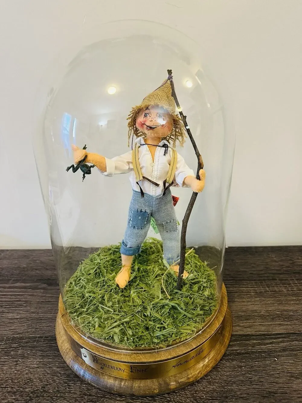 Annalee Dolls 1986 Huckleberry Finn Doll Glass Globe #281 Collectible Home Decor